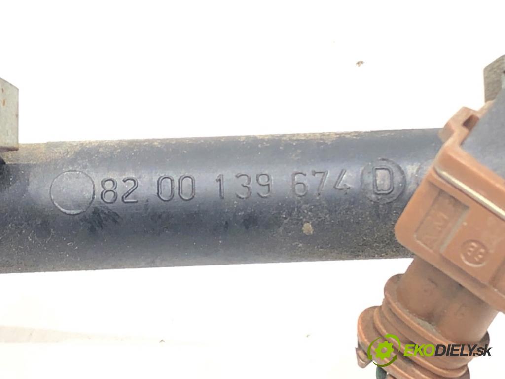 DACIA DUSTER SUV 2015 77 kW 1.6 16V 1598 Lišta vstrekovacia 8200139674 (Vstrekovacia lišta)