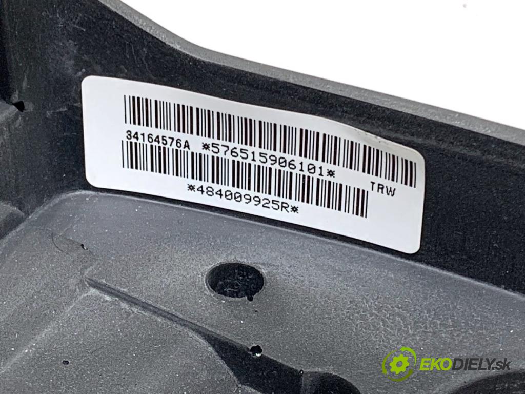 DACIA DUSTER SUV 2015 77 kW 1.6 16V 1598 Volant  (Volant)