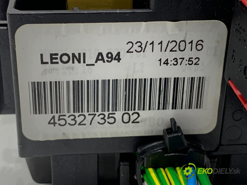 PEUGEOT 2008 I SUV 2017 73 kW 1.6 BlueHDi 100 1560 Skrinka poistková  (Poistková skrinka)