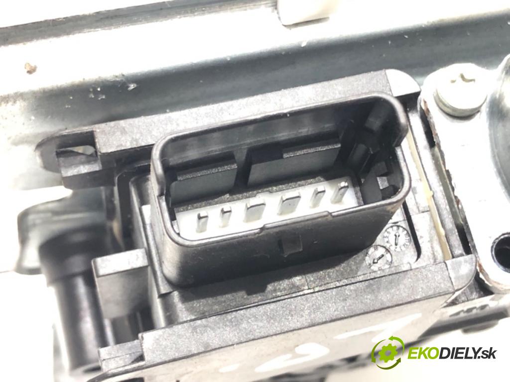 PEUGEOT 2008 I (CU_) 2013 - 2022    1.6 BlueHDi 100 73 kW [100 KM] olej napędowy 2015 - 2022  mechanismus okna levý přední část 9816401780