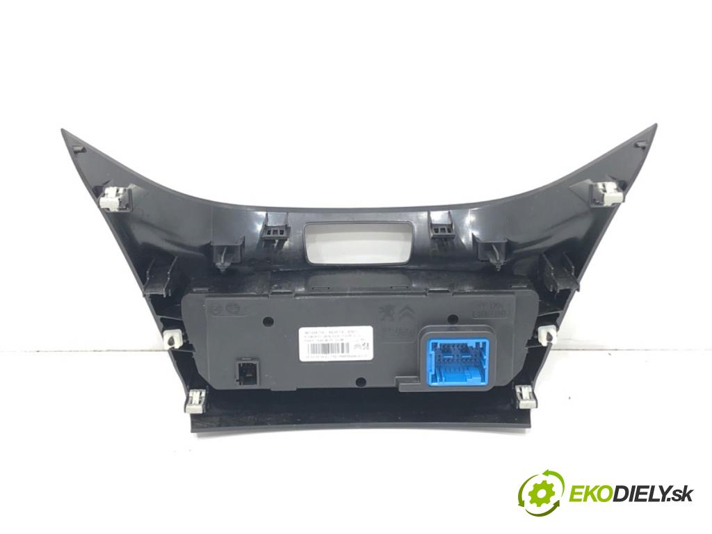 PEUGEOT 2008 I (CU_) 2013 - 2022    1.6 BlueHDi 100 73 kW [100 KM] olej napędowy 2015 - 2022  Panel ovládania kúrenia 96722471XU (Prepínacie páčky pod volantom)