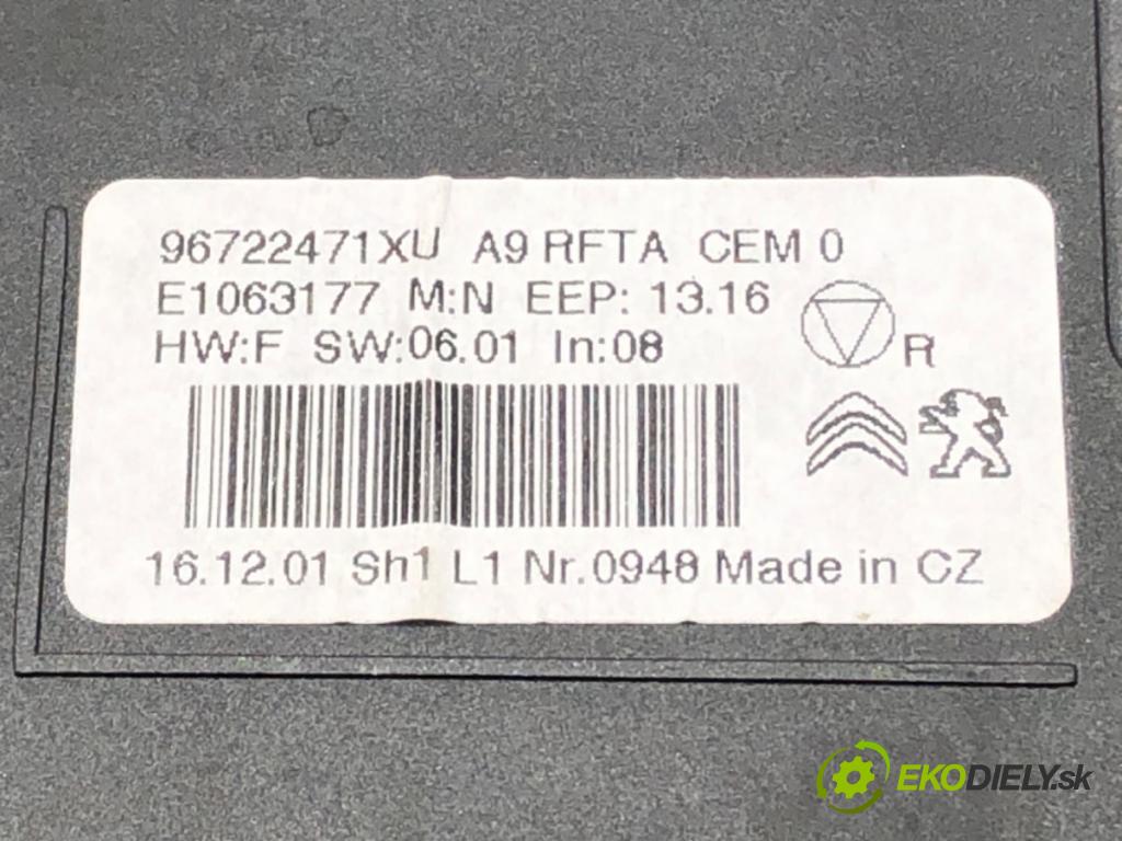 PEUGEOT 2008 I (CU_) 2013 - 2022    1.6 BlueHDi 100 73 kW [100 KM] olej napędowy 2015 - 2022  Panel ovládania kúrenia 96722471XU (Prepínacie páčky pod volantom)