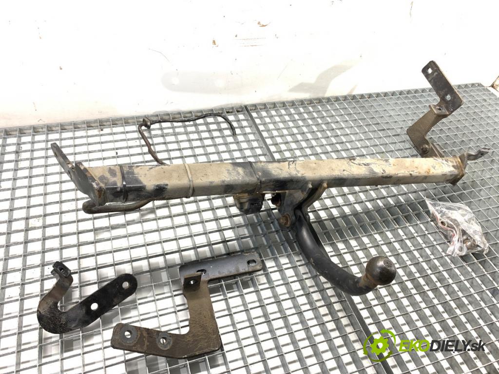 PEUGEOT 2008 I SUV 2017 73 kW 1.6 BlueHDi 100 1560 Hák tažné zařízení  (Tažná zařízení)