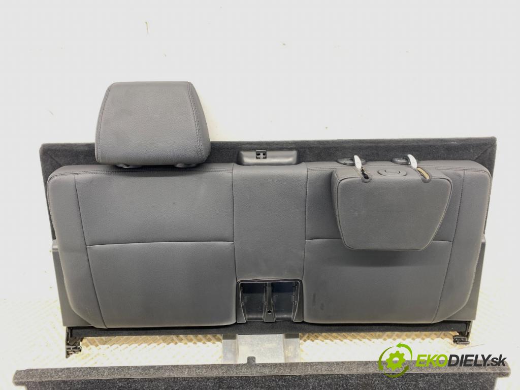 MERCEDES-BENZ S212 Kombi 2015 100 kW E 200 CDI / BlueTEC (212.205, 212.206) 2143 podlaha kufra Sedadlo tretí rad