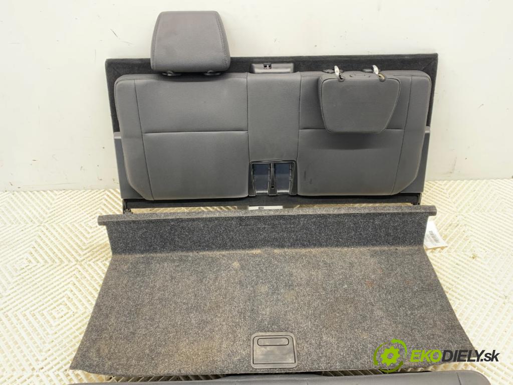 MERCEDES-BENZ S212 Kombi 2015 100 kW E 200 CDI / BlueTEC (212.205, 212.206) 2143 podlaha kufra Sedadlo tretí rad