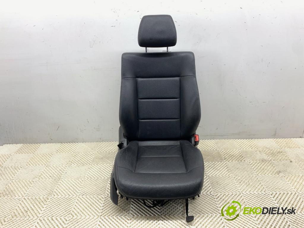 MERCEDES-BENZ S212 Kombi 2015 100 kW E 200 CDI / BlueTEC (212.205, 212.206) 2143 Sedadlo pravy predný 