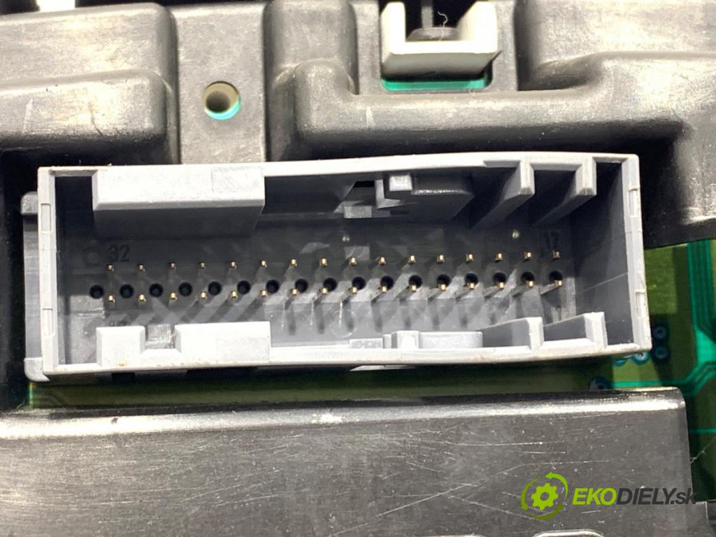 SUZUKI SX4 liftback 2008 79 kW 1.6 VVT (RW 416) 1586 Prístrojovka  (Prístrojová doska)