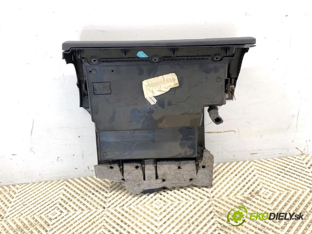 SKODA FABIA I liftback 2005 55 kW 1.4 16V 1390 Priehradka, kastlík spolujazdca  (Priehradka (kastlík))