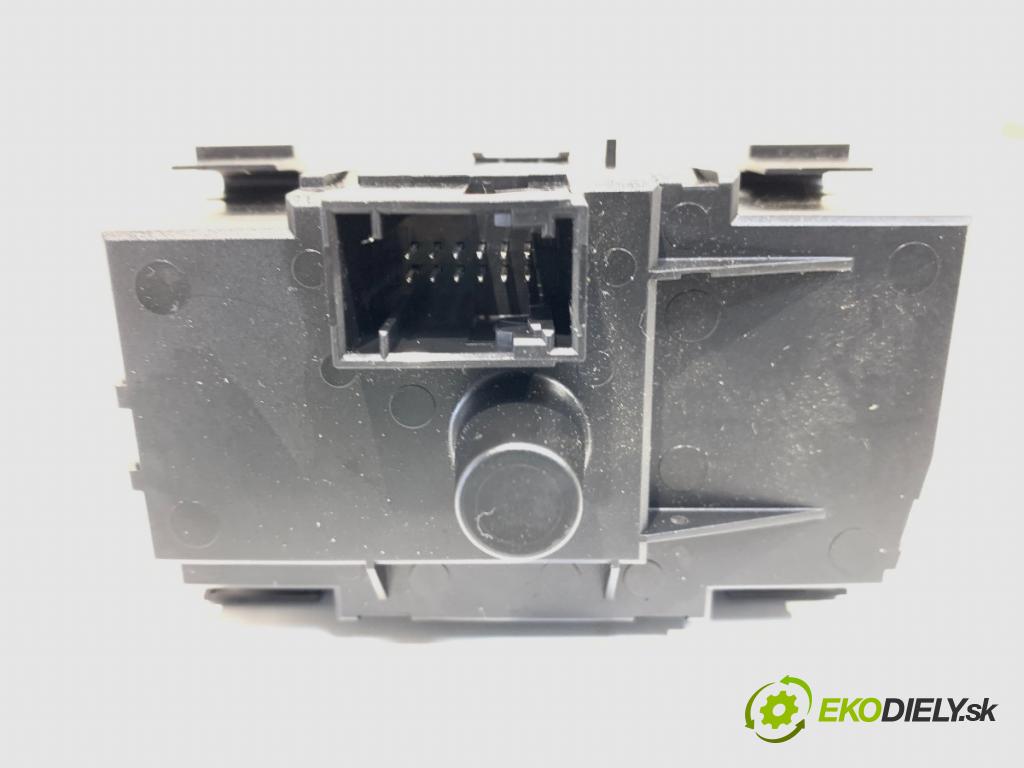 BMW E87 liftback 2006 120 kW 120 d 1995 Spínač svetiel 6932796