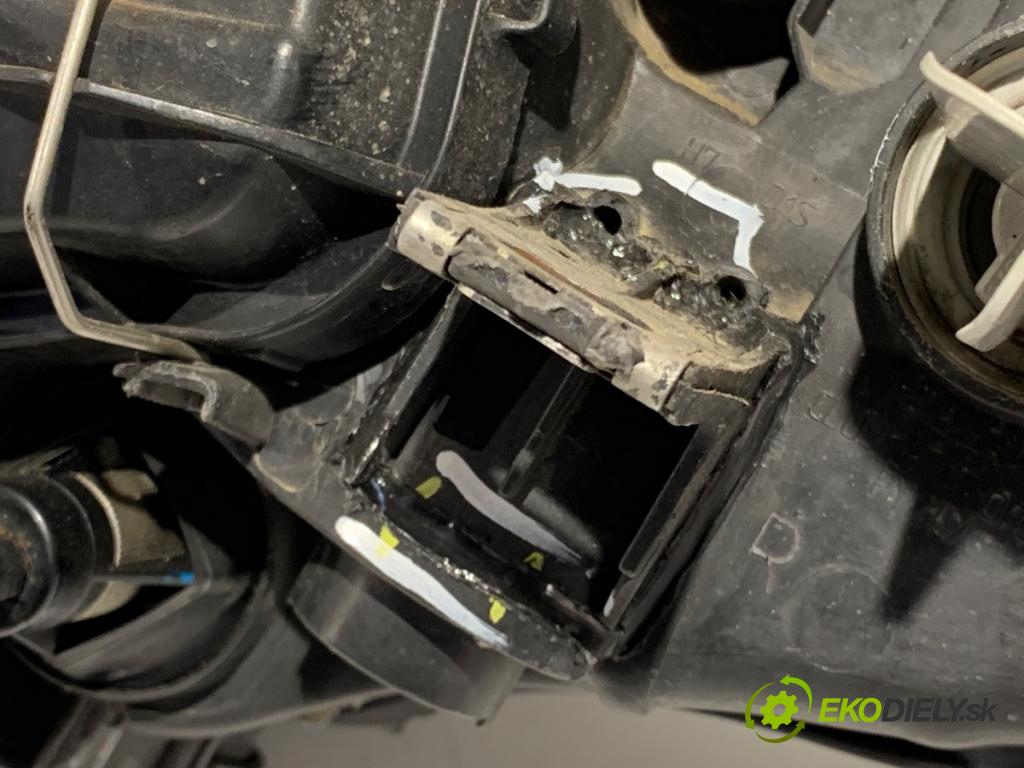 BMW E87 liftback 2006 120 kW 120 d 1995 světlomet pravý přední část XENON 7180832