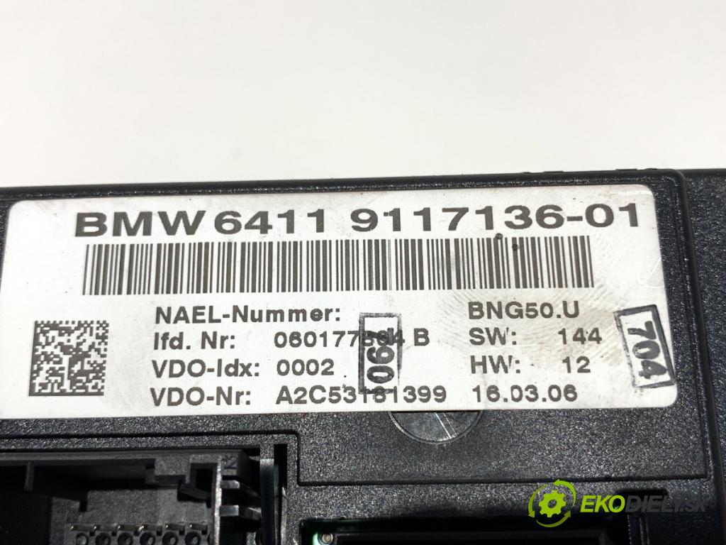 BMW E87 liftback 2006 120 kW 120 d 1995 Panel ovládania kúrenia 9117136 (Prepínacie páčky pod volantom)