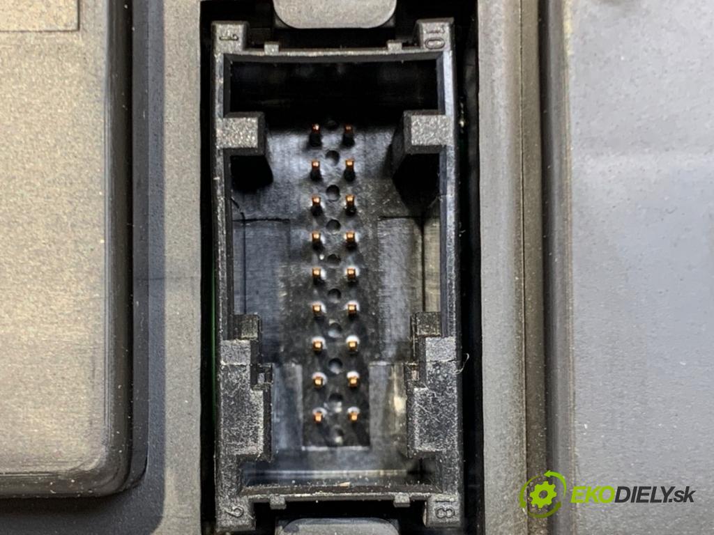 BMW E87 liftback 2006 120 kW 120 d 1995 Prístrojovka 9110195 (Prístrojová doska, displej)