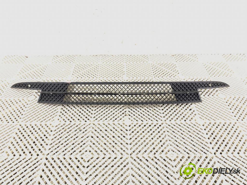 BMW E87 liftback 2006 120 kW 120 d 1995 Mriežky nárazníka predný 7182367 (Mriežka predná (maska chladiča))