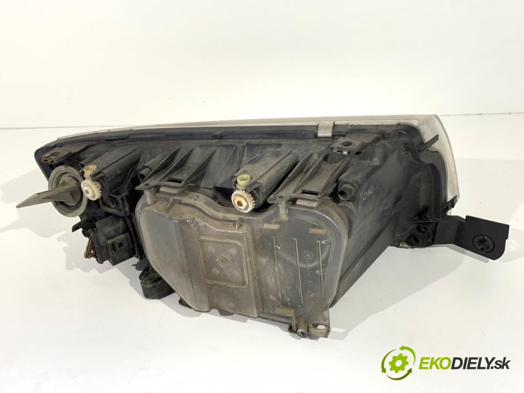 SKODA FABIA I liftback 2005 55 kW 1.4 16V 1390 světlomet levý přední část