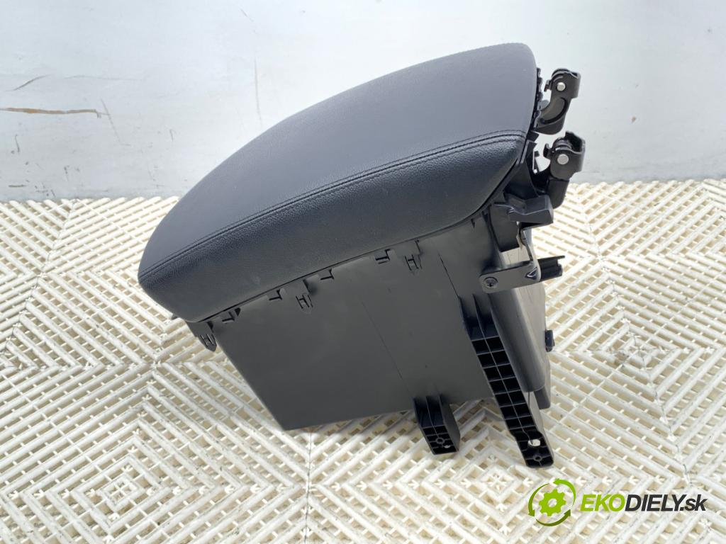 HYUNDAI i40 sedan 2012 99 kW 1.6 GDI 1591 Lakťová opierka  (Lakťová opierka)