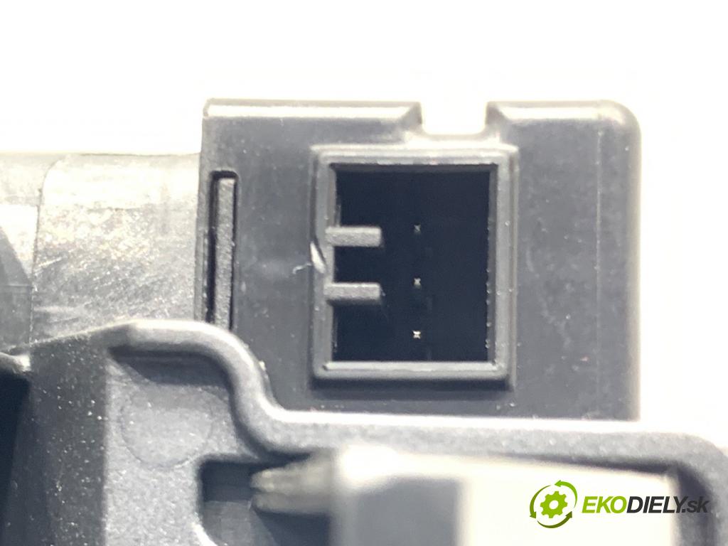 VOLVO XC60 I SUV 2017 110 kW D3 1969 spinačka AH4N-15607-AE (Spínacia skrinka)