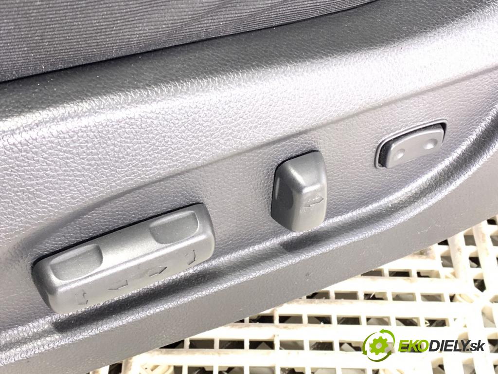 HYUNDAI i40 I (VF) 2012 - 2022    1.6 GDI 99 kW [135 KM] benzyna 2012 - 2022  Sedadlo ľavy predný