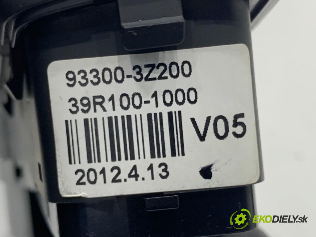 HYUNDAI i40 sedan 2012 99 kW 1.6 GDI 1591 Spínač svetiel 93300-3Z200