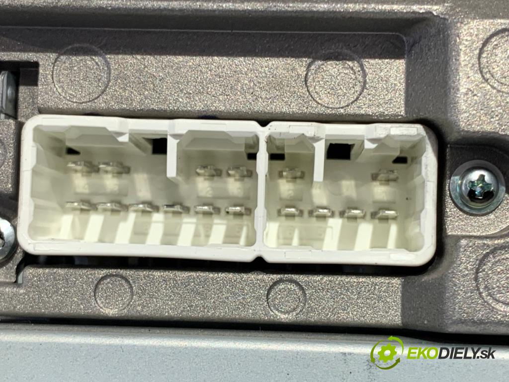 TOYOTA YARIS II liftback 2006 64 kW 1.3 VVT-i (SCP90_) 1298 RADIO 86120-OD210 (Audio zariadenie)