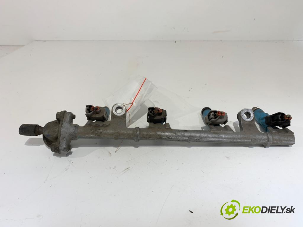 TOYOTA YARIS II liftback 2006 64 kW 1.3 VVT-i (SCP90_) 1298 Lišta vstrekovacia 23250-23020 (Vstrekovacia lišta)