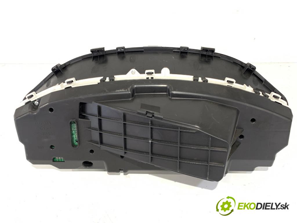 TOYOTA YARIS II liftback 2006 64 kW 1.3 VVT-i (SCP90_) 1298 Prístrojovka 83800-0D660 (Prístrojová doska, displej)