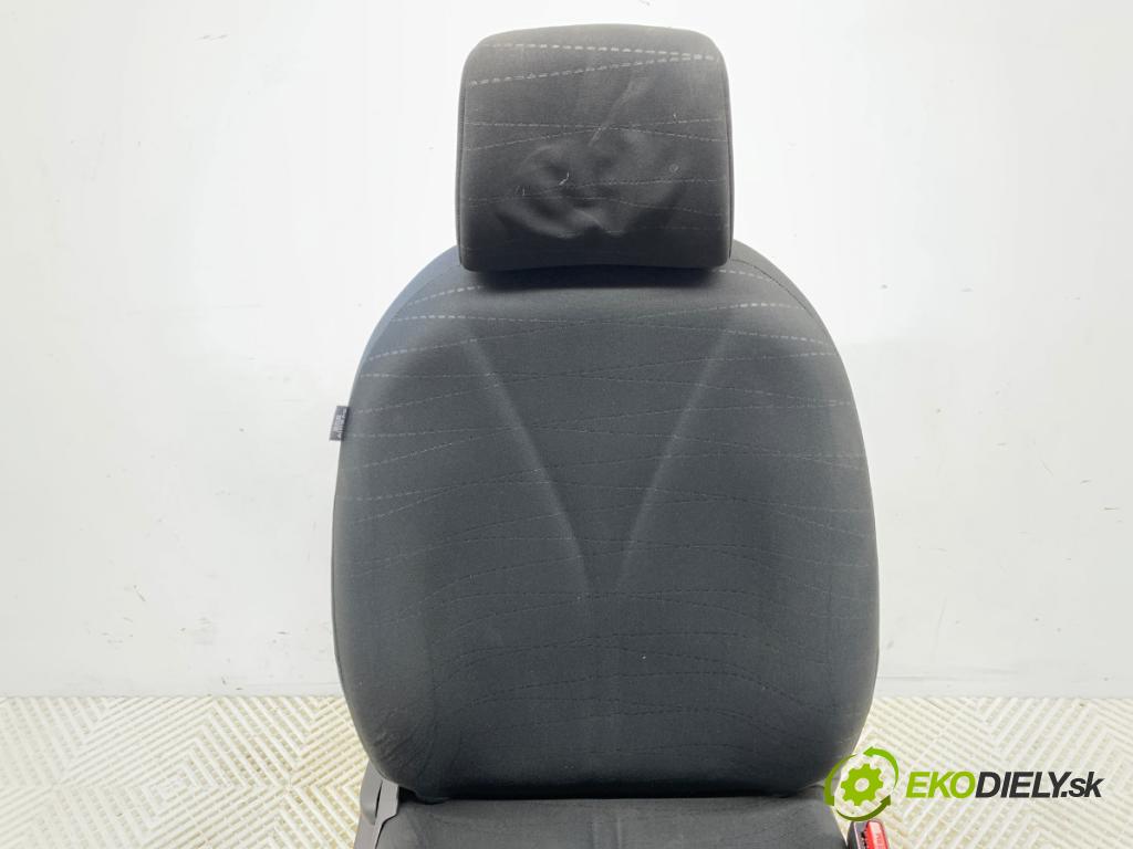 TOYOTA YARIS (_P9_) 2005 - 2014    1.3 VVT-i (SCP90_) 64 kW [87 KM] benzyna 2005 - 2010  Sedadlo pravy predný