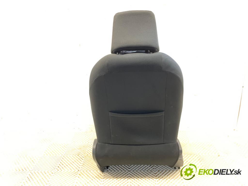 TOYOTA YARIS (_P9_) 2005 - 2014    1.3 VVT-i (SCP90_) 64 kW [87 KM] benzyna 2005 - 2010  Sedadlo pravy predný