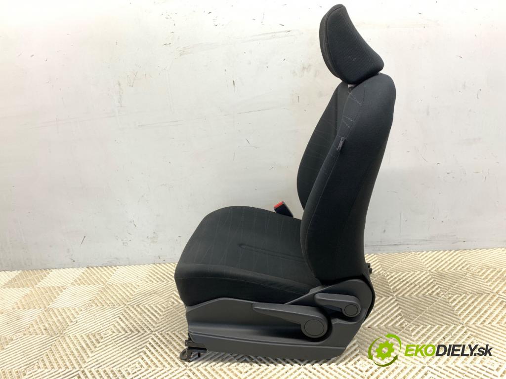 TOYOTA YARIS (_P9_) 2005 - 2014    1.3 VVT-i (SCP90_) 64 kW [87 KM] benzyna 2005 - 2010  Sedadlo ľavy predný