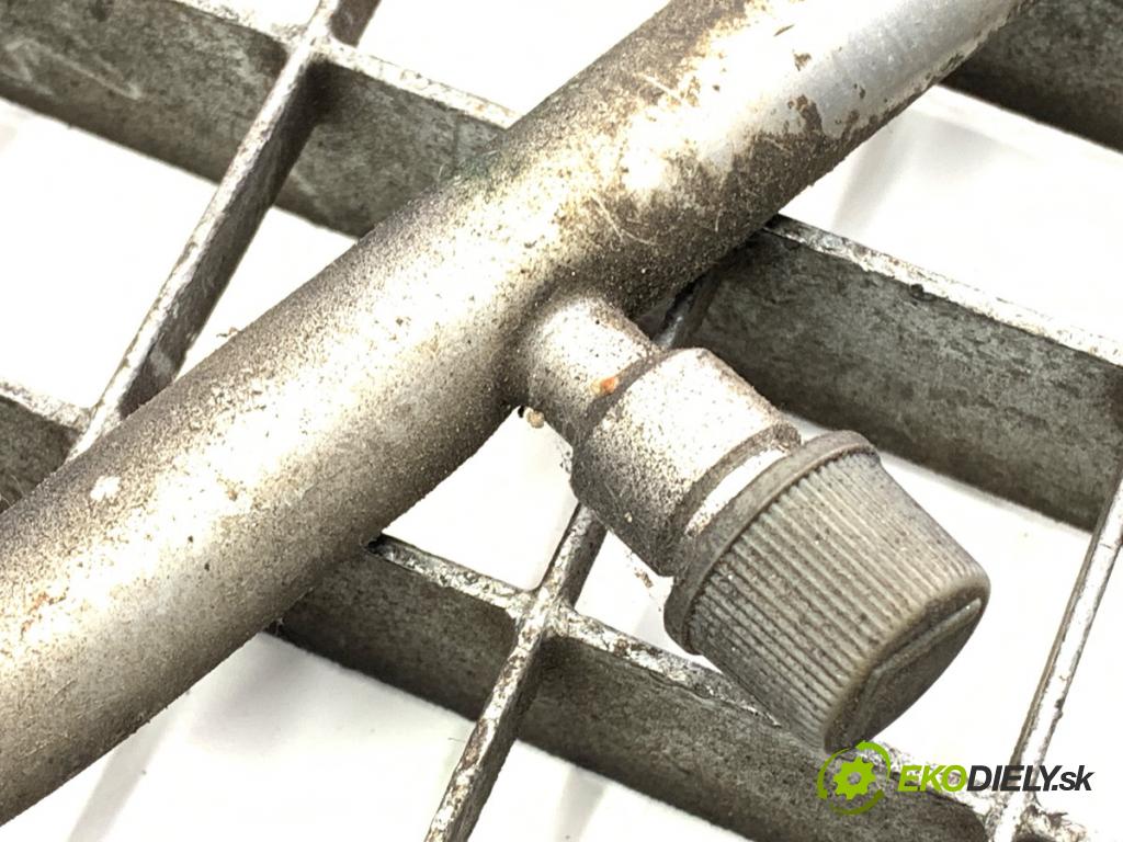 TOYOTA YARIS II liftback 2006 64 kW 1.3 VVT-i (SCP90_) 1298 rúrka klimatizácie  (Rúrka klimatizácie)