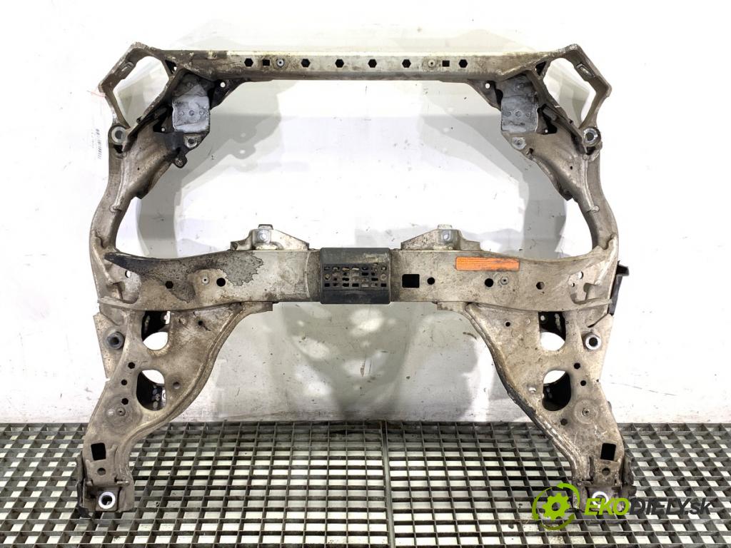 BMW E87 liftback 2008 105 kW 118 d 1995 Výstuha pod Motor  (Výstuhy predné)