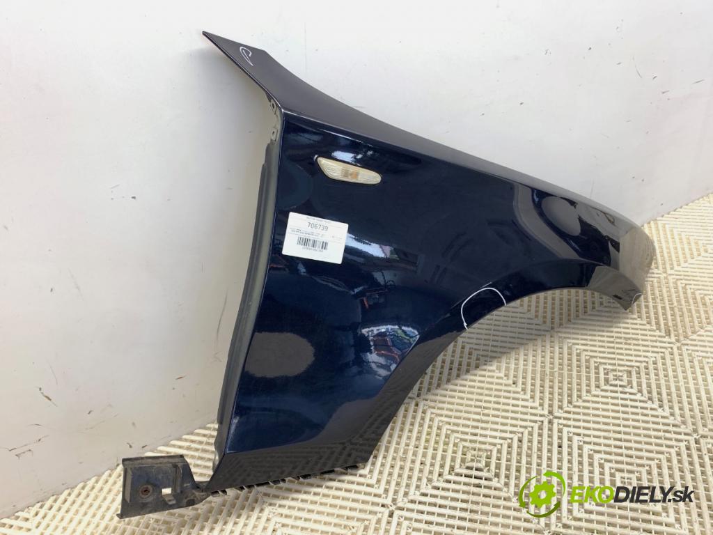 BMW E87 liftback 2008 105 kW 118 d 1995 blatník pravý přední část
