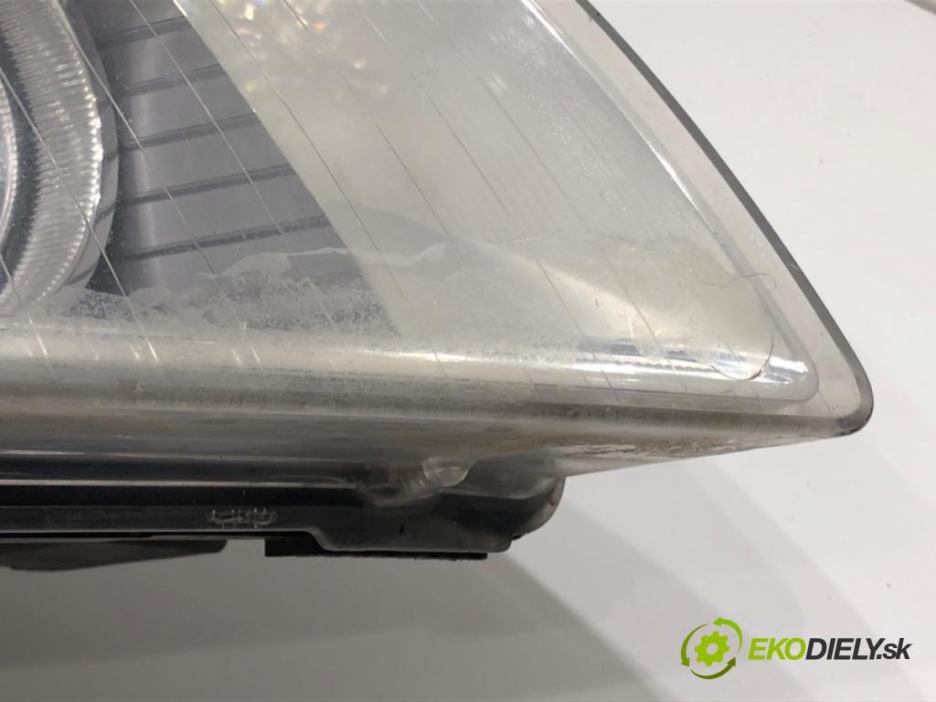 AUDI A8 D3 sedan 2003 202 kW 4.0 TDI quattro 3936 světlomet pravý přední část XENON 4E0941004BR