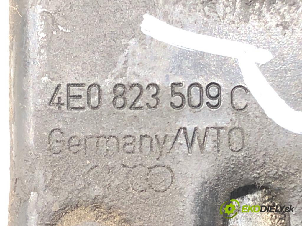 AUDI A8 D3 sedan 2003 202 kW 4.0 TDI quattro 3936 zámok kapoty pravý 4E0823509C