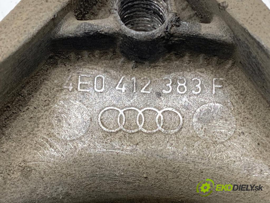 AUDI A8 D3 sedan 2003 202 kW 4.0 TDI quattro 3936 Uchytenie Držiak tlmiča predný pravé 4E0412383F