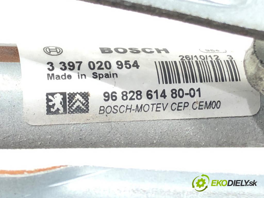 PEUGEOT PARTNER II Nadwozie pełne/minivan 2012 66 kW 1.6 HDi 1560 Mechanizmus stieračov predný 3397020954 (Motorček stieračov predný)