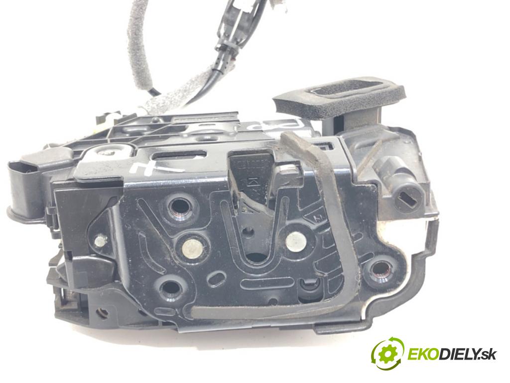 VW GOLF VII liftback 2013 77 kW 1.2 TSI 1197 zámok dveře pravý přední část 5K1837016E