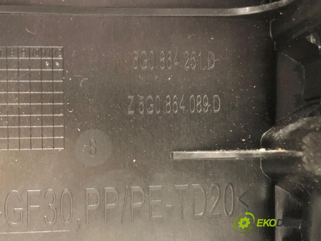 VW GOLF VII liftback 2013 77 kW 1.2 TSI 1197 Lakťová opierka 5G0864251D (Lakťová opierka)