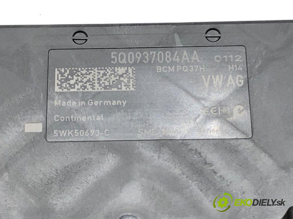 VW GOLF VII liftback 2013 77 kW 1.2 TSI 1197 Modul komfortu 5Q0937084AA (Modul komfortu)