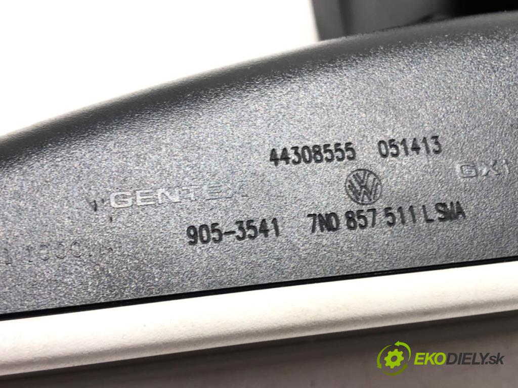 VW GOLF VII liftback 2013 77 kW 1.2 TSI 1197 zpětné zrcátko vnitřní  (Světla vnitřní)