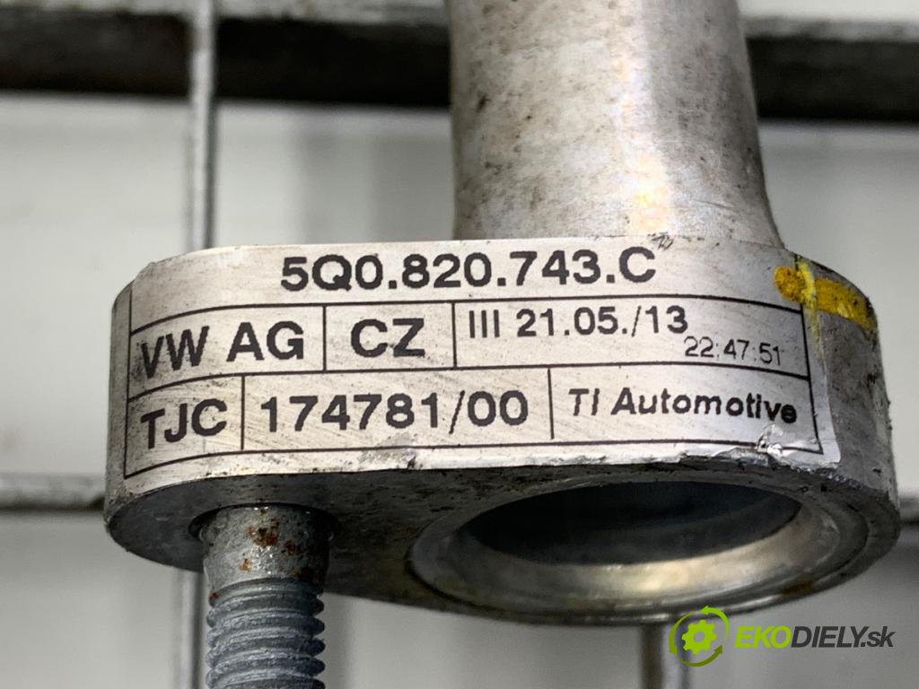 VW GOLF VII (5G1, BQ1, BE1, BE2) 2012 - 2022    1.2 TSI 77 kW [105 KM] benzyna 2012 - 2017  rúrka klimatizácie 5Q0820743C (Rúrka klimatizácie)