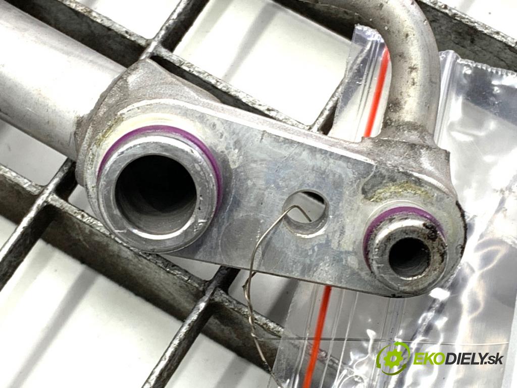 VW GOLF VII liftback 2013 77 kW 1.2 TSI 1197 rúrka klimatizácie  (Rúrka klimatizácie)