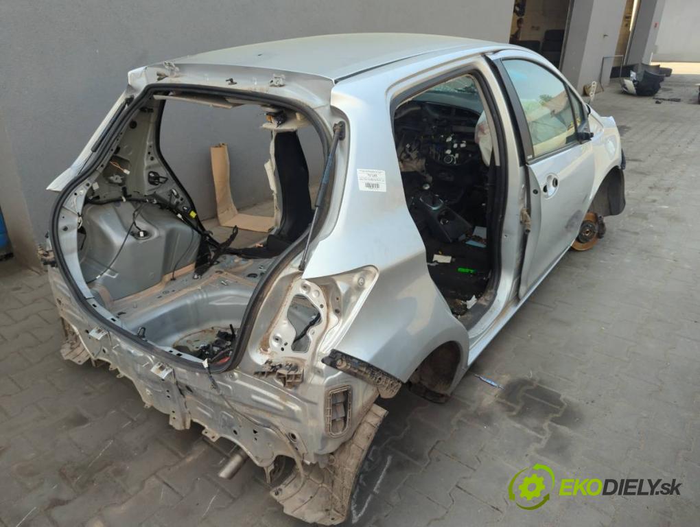 TOYOTA YARIS (_P13_) 2010 - 2022    1.3 (NSP130_) 73 kW [99 KM] benzyna 2011 - 2022  KAROSERIA ČTVRŤÁK blatník zadní část levý pravý práh střecha PODŁUŻNICA levý pravý 