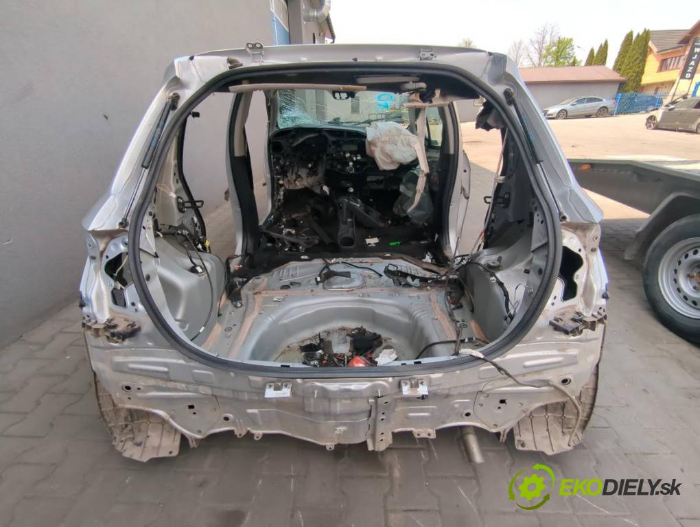 TOYOTA YARIS (_P13_) 2010 - 2022    1.3 (NSP130_) 73 kW [99 KM] benzyna 2011 - 2022  KAROSERIA ČTVRŤÁK blatník zadní část levý pravý práh střecha PODŁUŻNICA levý pravý