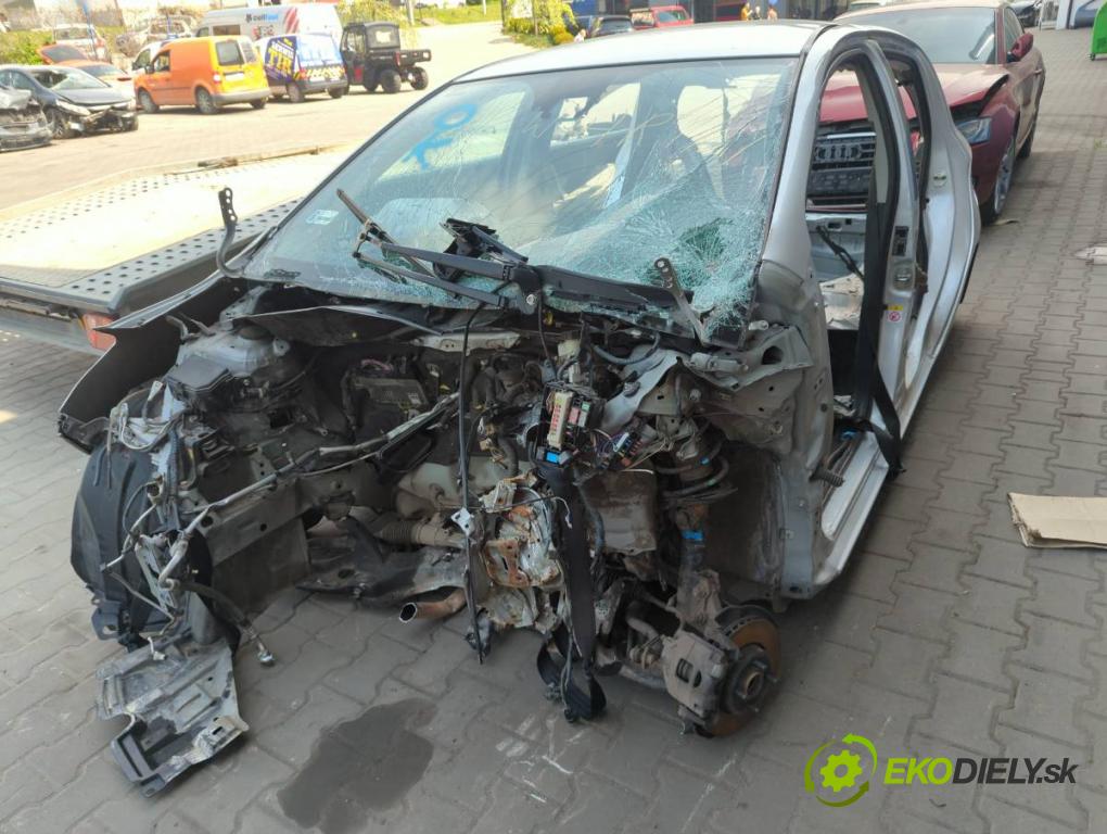TOYOTA YARIS (_P13_) 2010 - 2022    1.3 (NSP130_) 73 kW [99 KM] benzyna 2011 - 2022  KAROSERIA ČTVRŤÁK blatník zadní část levý pravý práh střecha PODŁUŻNICA levý pravý