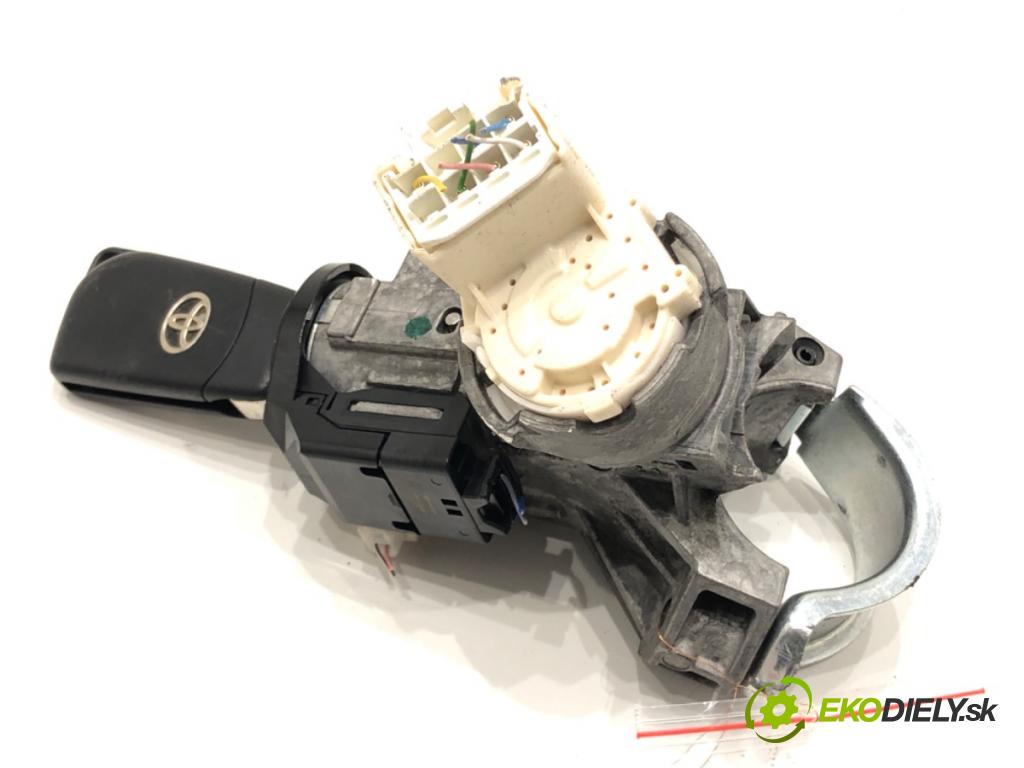TOYOTA YARIS (_P13_) 2010 - 2022    1.3 (NSP130_) 73 kW [99 KM] benzyna 2011 - 2022  spinačka 45020-0D04 (Spínacia skrinka)