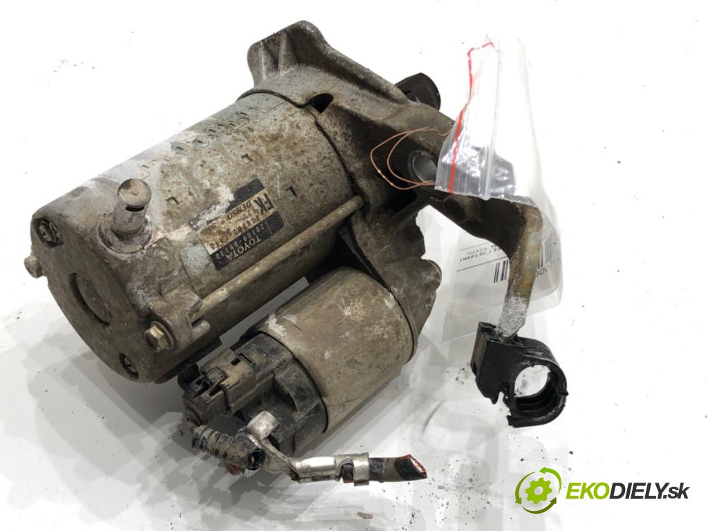 TOYOTA YARIS (_P13_) 2010 - 2022    1.3 (NSP130_) 73 kW [99 KM] benzyna 2011 - 2022  Štartér 28100-0Y130 (Štartér)