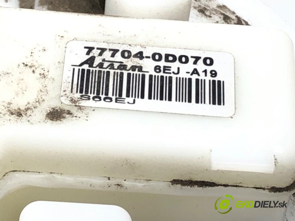 TOYOTA YARIS (_P13_) 2010 - 2022    1.3 (NSP130_) 73 kW [99 KM] benzyna 2011 - 2022  pumpa paliva 77704-0D070