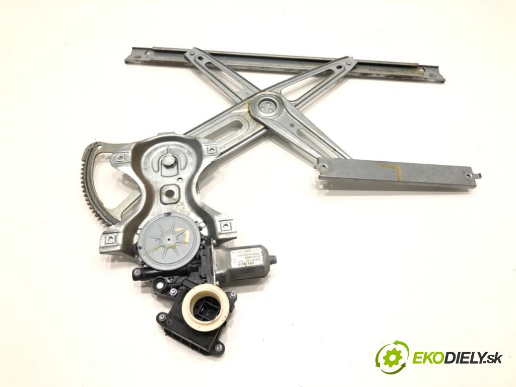 TOYOTA YARIS (_P13_) 2010 - 2022    1.3 (NSP130_) 73 kW [99 KM] benzyna 2011 - 2022  mechanismus okna levý přední část 85702-02020