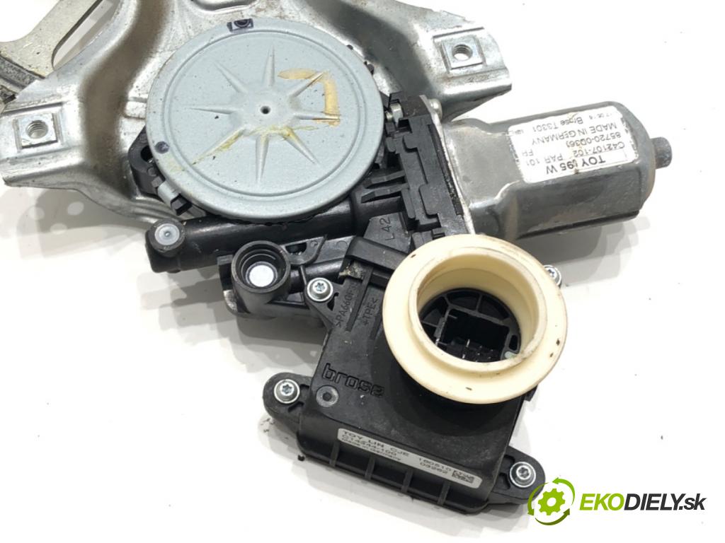 TOYOTA YARIS (_P13_) 2010 - 2022    1.3 (NSP130_) 73 kW [99 KM] benzyna 2011 - 2022  mechanismus okna levý přední část 85702-02020