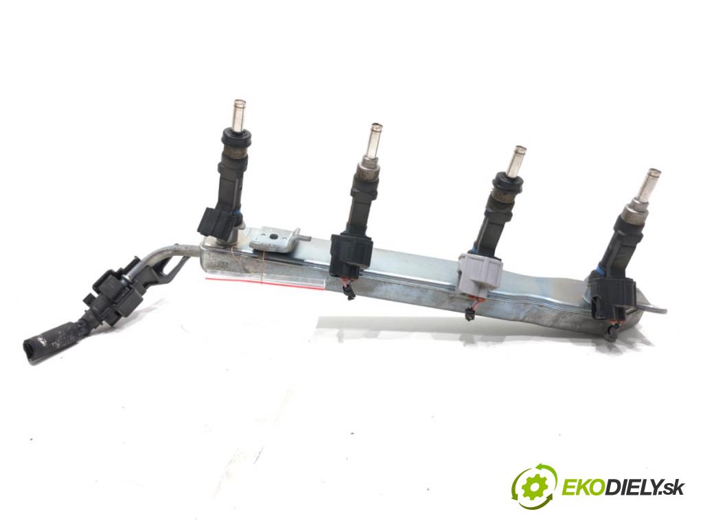 TOYOTA YARIS (_P13_) 2010 - 2022    1.3 (NSP130_) 73 kW [99 KM] benzyna 2011 - 2022  Lišta vstrekovacia 23209-47010 (Vstrekovacia lišta)